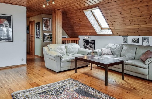 Norra Skara Casa | Alojamiento de 5 habitaciones en Skara