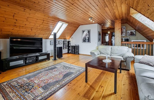 Norra Skara Casa | Alojamiento de 5 habitaciones en Skara