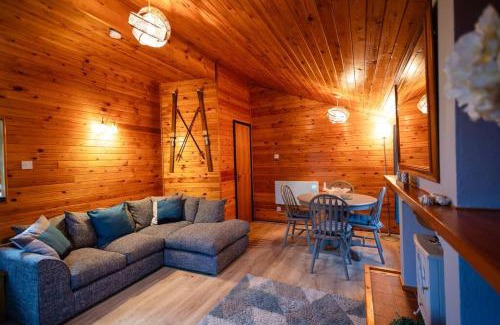 Ffestiniog Chalet De Esquí | Rural Log Cabin in Snowdonia near Coed y Brenin by Seren Short Stays