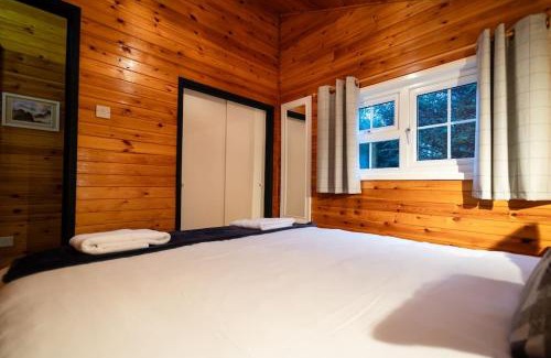 Ffestiniog Chalet De Esquí | Rural Log Cabin in Snowdonia near Coed y Brenin by Seren Short Stays