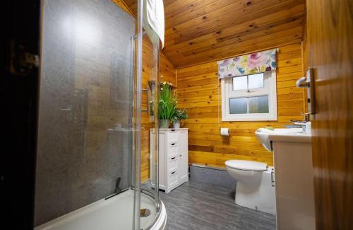 Ffestiniog Chalet De Esquí | Rural Log Cabin in Snowdonia near Coed y Brenin by Seren Short Stays