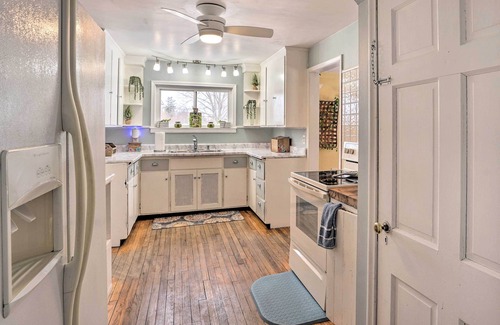 Minetto Cabaña | Rural Oswego Cottage on 50-Acre Orchard & Farm!