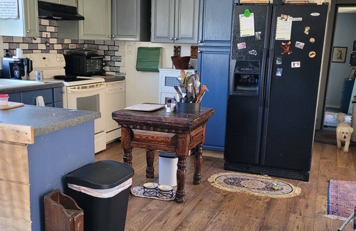 Speedwell Casa | Rural pet and equine friendly home on 1.5 acres near 2 marinas