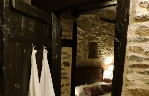 Chalais Cabaña | Rural Retreat with Hot Tub