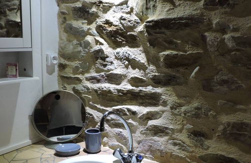 Chalais Cabaña | Rural Retreat with Hot Tub