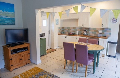 King's Lynn Cabina | Rural, secluded holiday lodge close to beaches and Sandringham