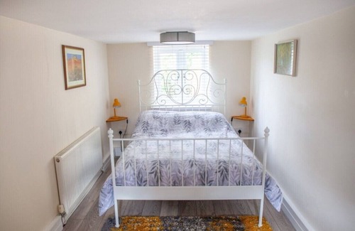 King's Lynn Cabina | Rural, secluded holiday lodge close to beaches and Sandringham