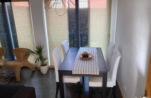 Cartes Casa | RURAL3MIJAROJOS casa con jardin y piscina privada en el centro de Cantabria