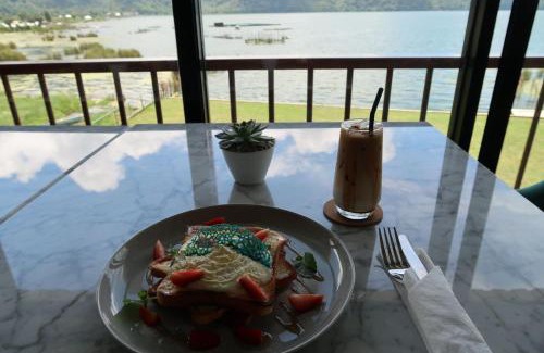 Candikuning Hotel | Rusa by The Lake
