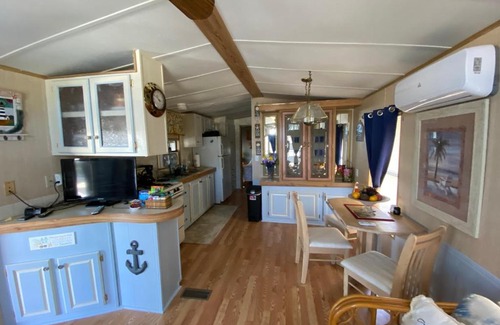 Southside Rural Community Complejo | Ruskin FL Resort- 30 mins-90 mins away from FL Attractions, Facilities and close to the gulf coast beaches