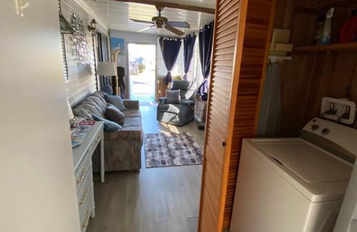 Southside Rural Community Complejo | Ruskin FL Resort- 30 mins-90 mins away from FL Attractions, Facilities and close to the gulf coast beaches