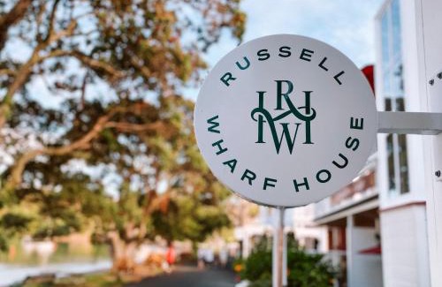 Russell Casa | Russell Wharf House - Strand Apartment