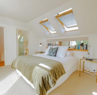 Russell Casa | Russell Wharf House - Strand Apartment
