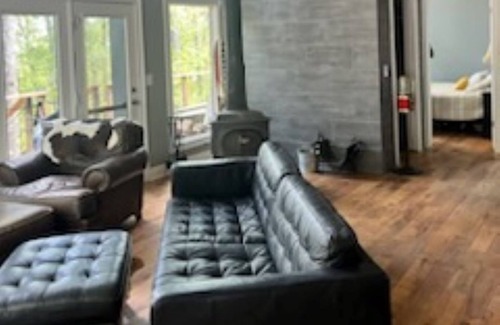 Millers Creek Casa | Rustic 100% Off-Grid Mountain Bungalow