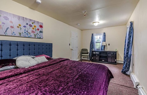 Waynesboro Casa | Rustic 10BR MountainTop Cottage