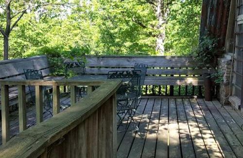 Grubville Casa | Rustic A-Frame Cabin in the Lush Woodlands of Grubville, Missouri