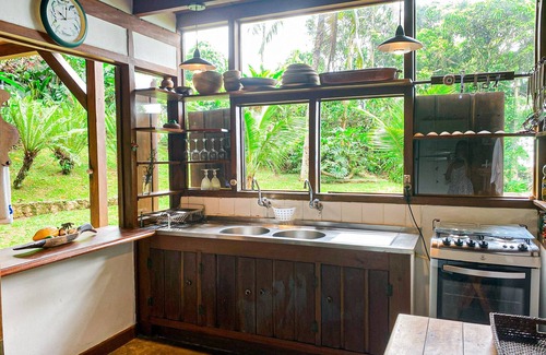 Picinguaba Casa | Rustic and sophisticated hideaway with seaview
