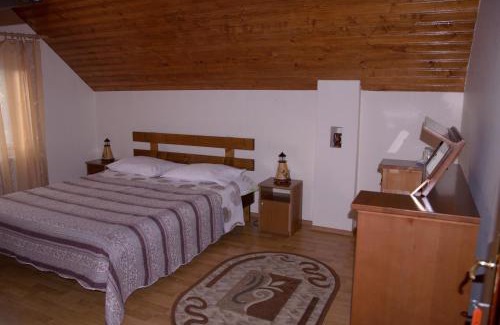 Corbeni Casa | Rustic Argesean