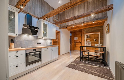 Hopfgarten Markt Apartamento | Rustic farmhouse-holiday apartment combination