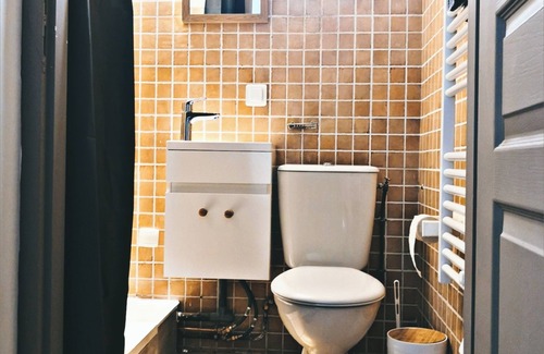 Gemenos Cama Y Desayuno | Rustic B&B w/Private Bathroom, Free Parking