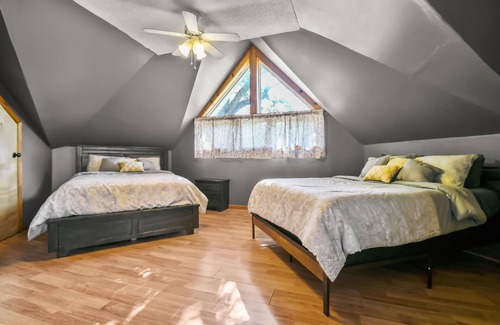 Windyville Cabina | Rustic Beauty by the Niangua River