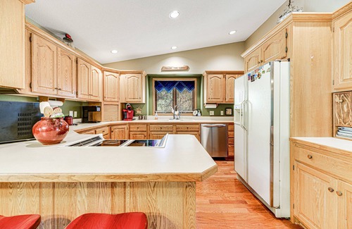Blackhawk Casa | Rustic Black Hills home in secluded location w/sauna, fireplace, private hot tub