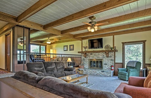 Colonial Pine Hills Casa | Rustic Black Hills Retreat w/ Expansive Views