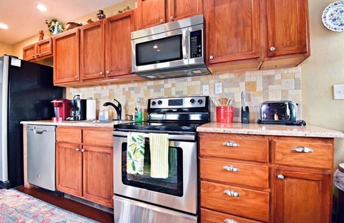 Oatmeal Cabina | Rustic BLUEBONNET CABIN with Views-Near Hidden Falls Park-2 acres, 2 min to lake