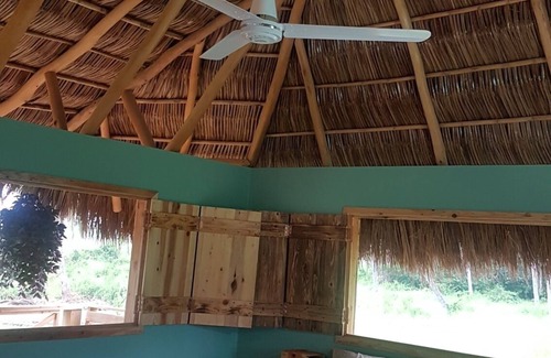 Barra de Navidad Chalet De Esquí | Cabaña rústica con piscina (Rosamarada)