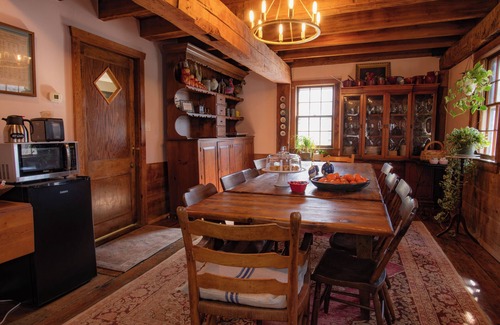 Raphine Cabina | Osceola Mill is a B&B inn located in the Shenandoah Valley 20 minutes from Lexington and Staunton.