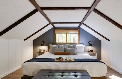 Hamlin Chalet De Esquí | Rustic Cabin at Poconos +Ski, 2 king beds, Pit