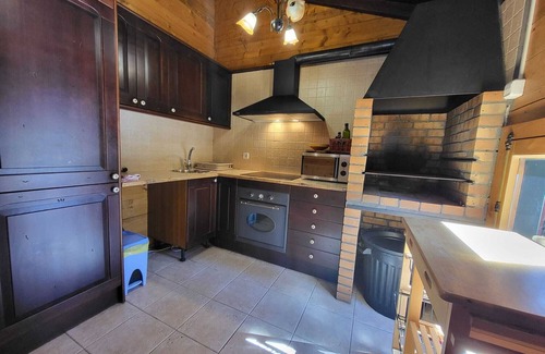Pyrenees 2000 Apartamento | Rustic Cabin for 8 People