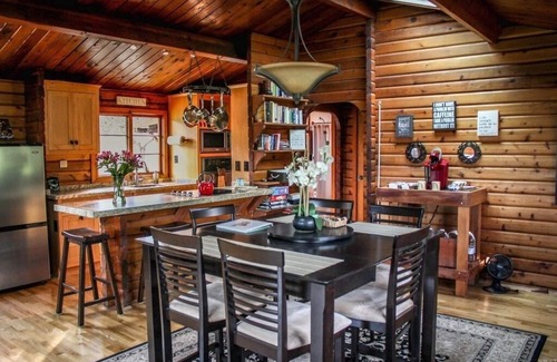 Healdsburg Cabina | ✨ Cabaña rústica en Dry Creek Valley con hermosas vistas / 5 millas a la Plaza ✨