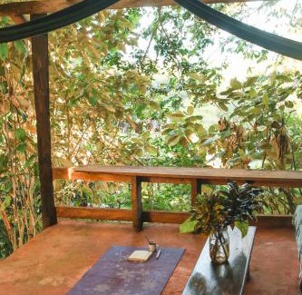 Pavones Apartamento | Rustic Cabin in Pavones surf brake