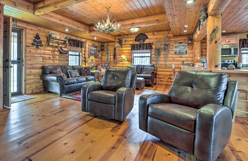 Eagle Rock Cabina | Rustic Cabin in Roaring River State Park!