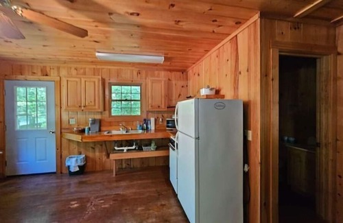 Wolfeboro Cabina | Rustic Cabin in the Woods YellowBirch 1