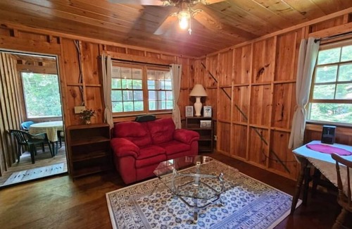 Wolfeboro Cabina | Rustic Cabin in the Woods YellowBirch 1