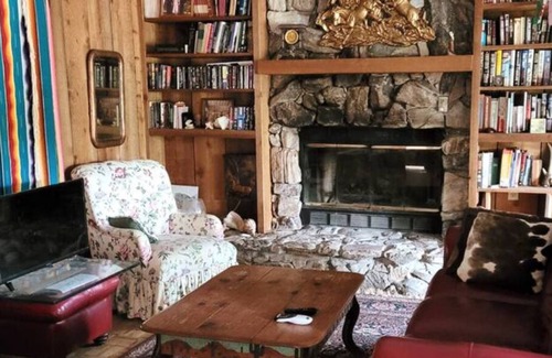 Athens Cabina | Rustic Cabin in the Woods