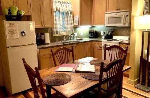 Elkin Casa | Rustic Cabin on 28-Acre Property in the Foothills of the Blue Ridge Mountains