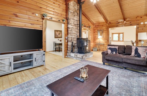 Cresco Cabina | Rustic Cabin Retreat w