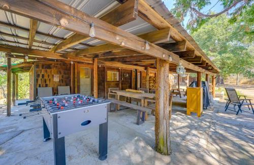 Pinehurst Casa | Rustic Cabin with Patio 8 Mi to Kings Canyon Park