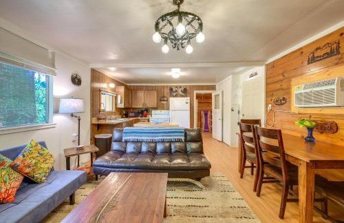 Pinehurst Casa | Rustic Cabin with Patio 8 Mi to Kings Canyon Park