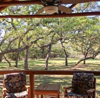 Canyon Lake Casa | Rustic Canyon Lake Cabins with Hot Tub on about 3 Acres
