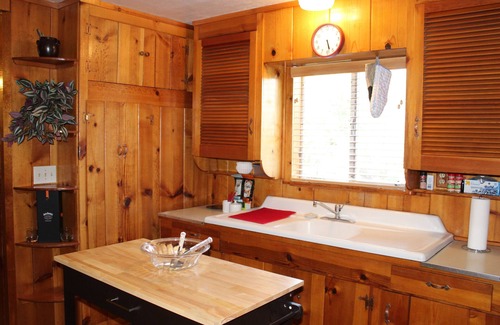Oakhurst Cabina | Rustic Chapparal Cabin at Bass Lake Heights