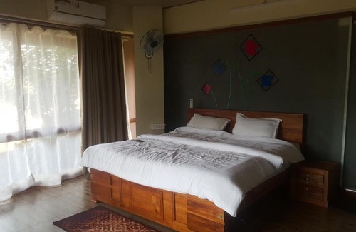 Kaimane Apartamento | Rustic Charm Wayanad - The Roots (Treetop Suite)