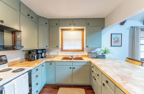 Mountain View Cabina | Rustic charm with modern amenities, ensuring a comfortable and memorable stay.