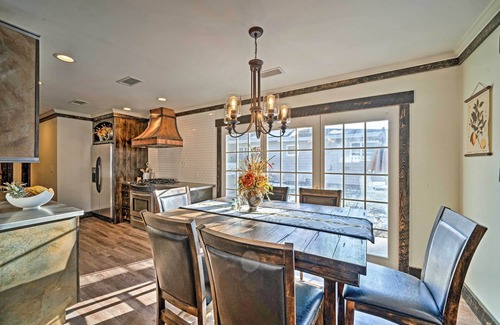 Manhattan Apartamento | ¡NUEVO! Mindful Manhattan Apartment: ¡20 millas a MSU!