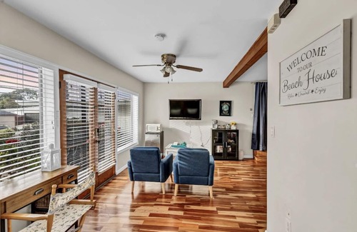 Sunset Cliffs Casa | Rustic Coastal Retreat in Sunset Cliffs - 3bed/2ba