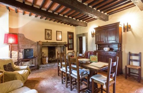Monterchi Casa | Rustic Comfort with Modern Touch