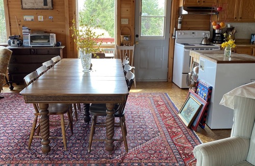 Green Bay Cabaña | Rustic Comfy Cottage in the heart of NS Ocean Playground. Walk to Beach.
